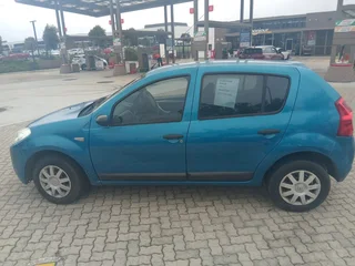 2011 Renault Sandero Hatchback