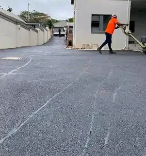 Tylon Tar Macquality That  Lastswe Specialize In(1) Tarring(2)driveways, Roads And Parking(3)paving