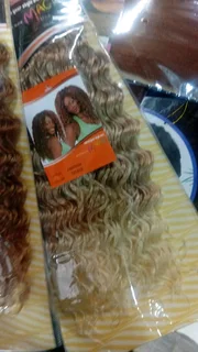 I am a mobile hairdersser looking for clients i also do house calls my whatsaap number 0733805789