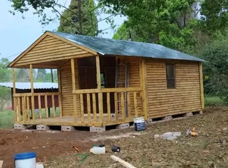 Kau Phillip log homes