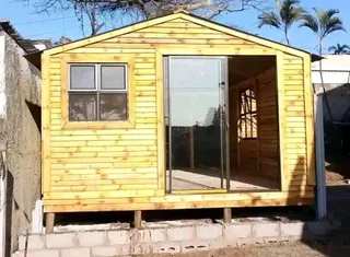 Kau Phillip log homes