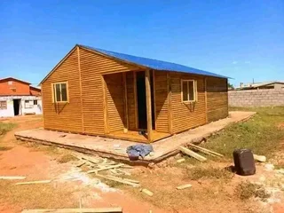 Kau Phillip log homes