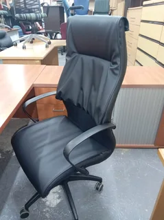 Executive office chair