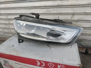 2013-2015 Audi Q3 Rhs Led Xenon Headlight For Sale