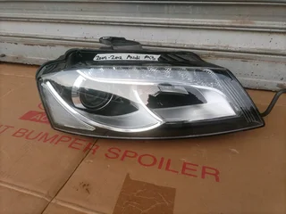 2009-2012 Audi A3 Rhs Xenon Headlight For Sale