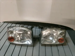 2010-2018 NISSAN NP300 LHS AND RHS BOTH SIDE HEADLIGHT FOR SALE