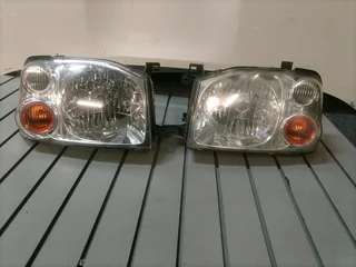 2010-2018 NISSAN NP300 LHS AND RHS BOTH SIDE HEADLIGHT FOR SALE