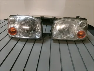 2010-2018 NISSAN NP300 LHS AND RHS BOTH SIDE HEADLIGHT FOR SALE