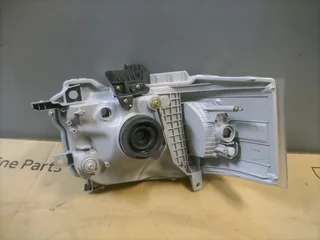 2012-2017 TOYOTA QUANTUM SESFIKLE LHS HEADLIGHT FOR SALE