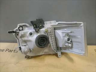 2012-2017 TOYOTA QUANTUM SESFIKLE LHS HEADLIGHT FOR SALE