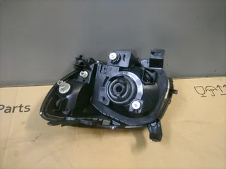 2007-2013 MAZDA BT - 50 RHS HEADLIGHT FOR SALE