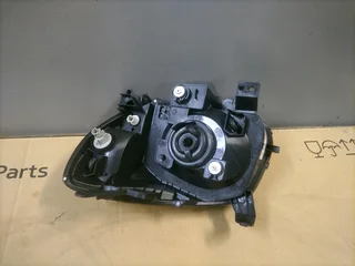 2007-2013 MAZDA BT - 50 RHS HEADLIGHT FOR SALE