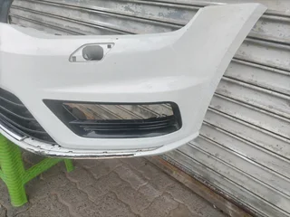 2013-2017 VW GOLF 7 TSI FRONT BUMPER WITH BOTTOM GRILL AND ONE SIDE COVERS FOR SALE