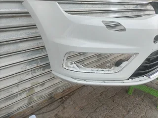 2013-2017 VW GOLF 7 TSI FRONT BUMPER WITH BOTTOM GRILL AND ONE SIDE COVERS FOR SALE