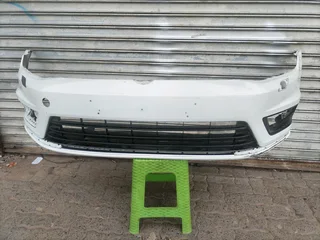 2013-2017 VW GOLF 7 TSI FRONT BUMPER WITH BOTTOM GRILL AND ONE SIDE COVERS FOR SALE