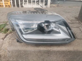 2018-2022 VW AMAROK RHS LED XENON HEADLIGHT FOR SALE