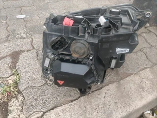 2018-2022 VW AMAROK RHS LED XENON HEADLIGHT FOR SALE