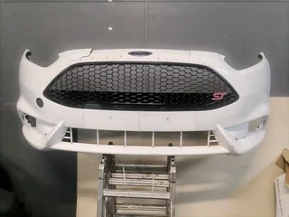 2016-2018 FORD FIESTA ST FRONT BUMPER WITH GRILL FOR SALE