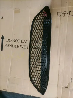 2016-2019 FORD FIESTA ST FRONT GRILL FOR SALE