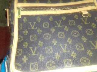 imported second hand clothing in bales