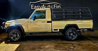 2010 TOYOTA LAND CRUISER 79 4.0P V6 R 449 900 - LOADS OF EXTRAS !!