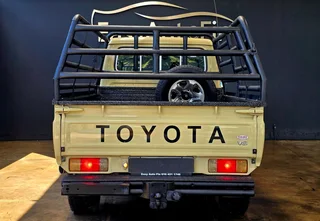 2010 TOYOTA LAND CRUISER 79 4.0P V6 R 449 900 - LOADS OF EXTRAS !!