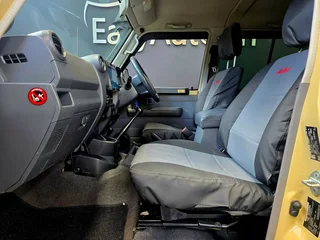 2013 TOYOTA LAND CRUISER 79 4.5D LX V8 P/U M/T D/Cab R 799 900 - LOADS OF EXTRAS