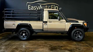 2016 TOYOTA LAND CRUISER 79 4.5D V8 LX 178142 KM  R 649 900 - LOADS OF EXTRAS !!