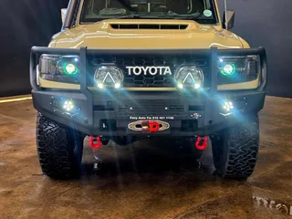 2021 TOYOTA LAND CRUISER 79 4.5 V8 90637 KM &#64; R 1 099 900 - LOADS OF EXTRAS !!