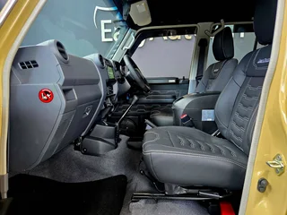 2025 TOYOTA LAND CRUISER 79 4.5 V8 LX PU MT DCab 100 KM  LOADS OF EXTRAS !!