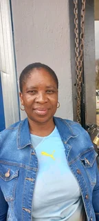 Office, Sales or shop assistant urgently looking for work