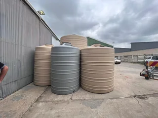 1000l  Flow bins and 5000l  jojo tanks for sales SABS Approved