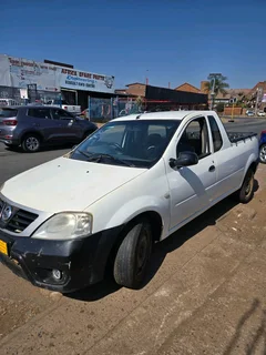 Np200 2011 diesel for stripping