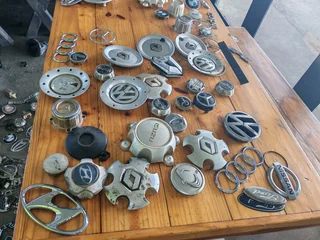 Selling a Variety of wheel caps and badges