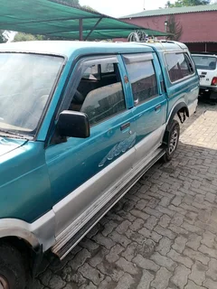 Stripping Mazda B Series bakkie for Spares