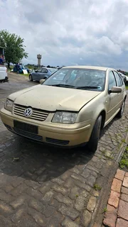 Stripping Volkswagen Jetta 4 for Spares