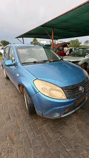 Stripping Renault Sandero for Spares
