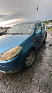 Stripping Renault Sandero for Spares
