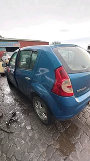 Stripping Renault Sandero for Spares