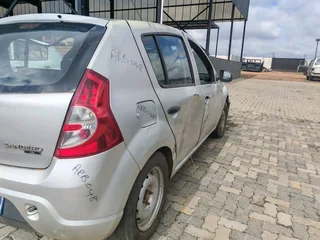 Stripping Renault Sandero for Spares