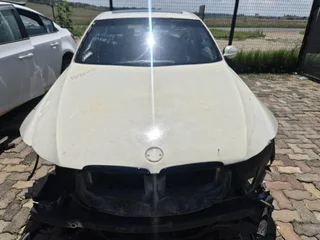 Selling BMW E90 Bonnet