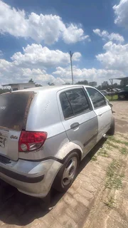 Stripping Hyundai Getz for Spares
