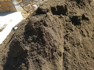 We Supply Compost And Topsoil Per Cube R700