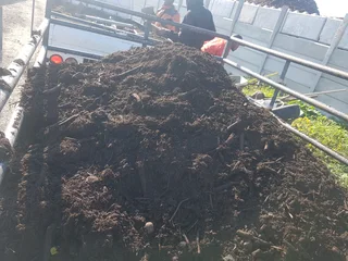 WE SUPPLY COMPOST AND TOPSOIL AND BACK MULCH AND STONES PER CUBE R700