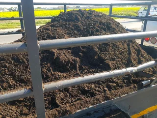 WE SUPPLY COMPOST AND TOPSOIL AND BACK MULCH AND STONES PER CUBE R700