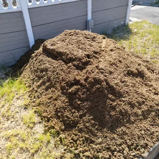 We Supply Compost And Topsoil Per Cube R700