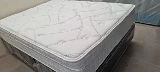Selling Original Well Known Famous Name Branded Queen Pillow Top Matress With Bedbase ( R4550 )