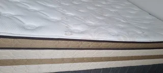 SELLING ORIGINAL WELL KNOWN FAMOUS NAME BRANDED QUEEN HEAVY DUTY MATRESS WITH BEDBASE ( R3950 )