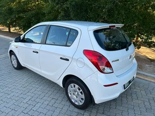 ONLY 107 000kms!!! 2013 Hyundai I20 Motion 1.25