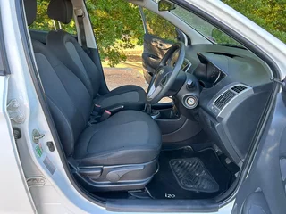 ONLY 107 000kms!!! 2013 Hyundai I20 Motion 1.25